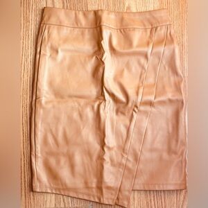 Nice skirt. Size S 
Never use.